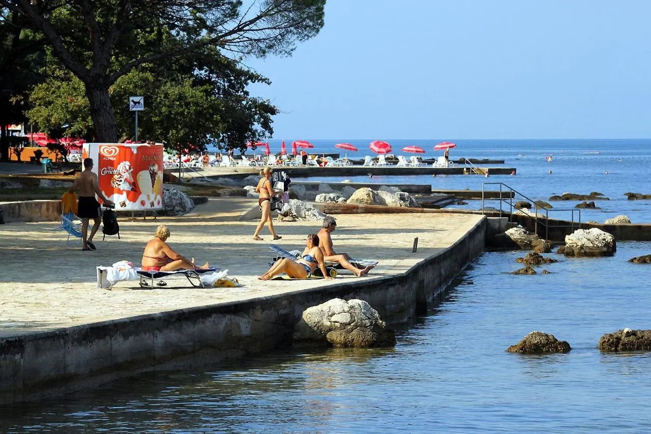 Apartments With A Parking Space Umag - 2529 Κροατία