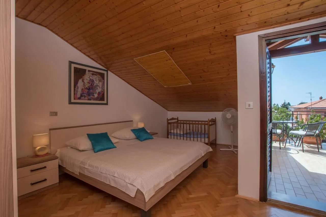 Apartments With A Parking Space Umag - 2529