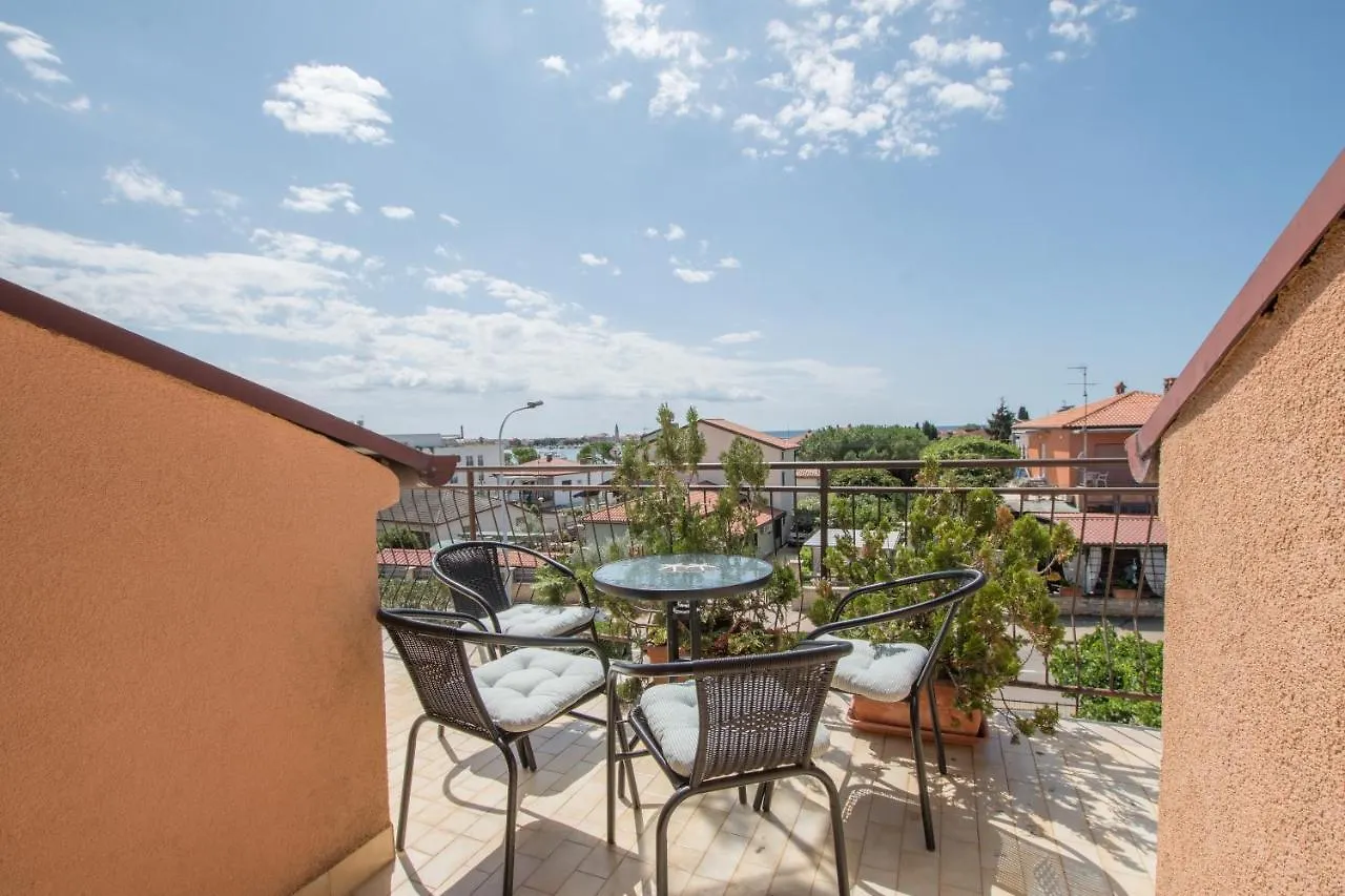Apartments With A Parking Space Umag - 2529