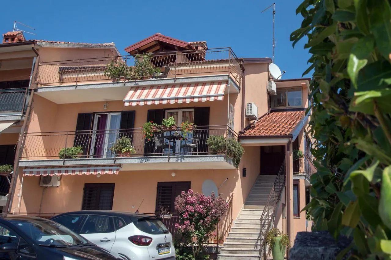Apartments With A Parking Space Umag - 2529