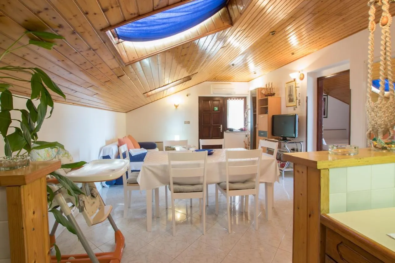 Apartments With A Parking Space Umag - 2529 Croatia